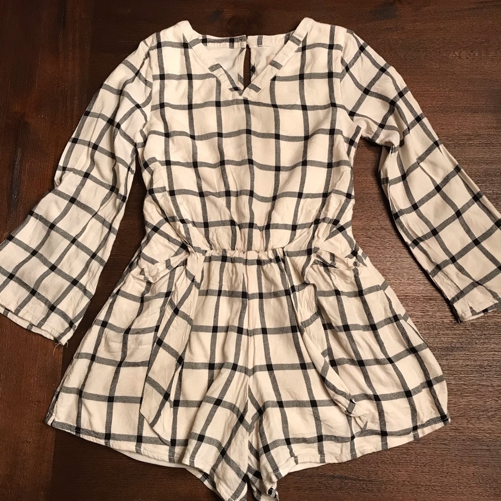 Gianni Bini girls short romper